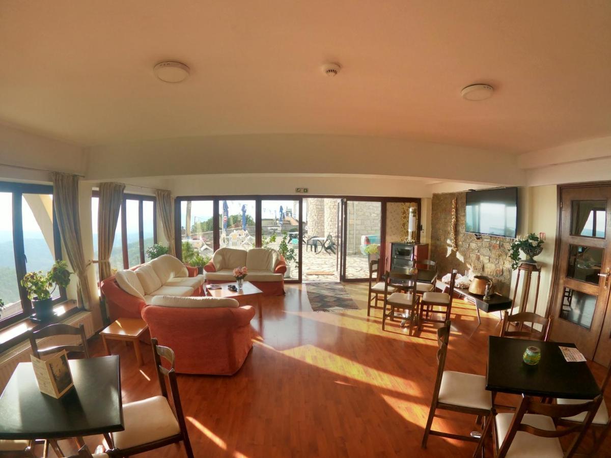 Isaris Hotel Isaraiko Spiti Agia Theodora מראה חיצוני תמונה