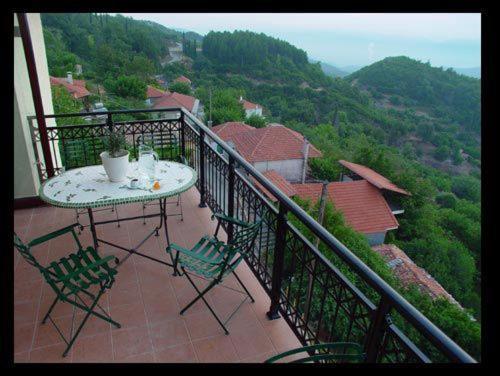 Isaris Hotel Isaraiko Spiti Agia Theodora מראה חיצוני תמונה