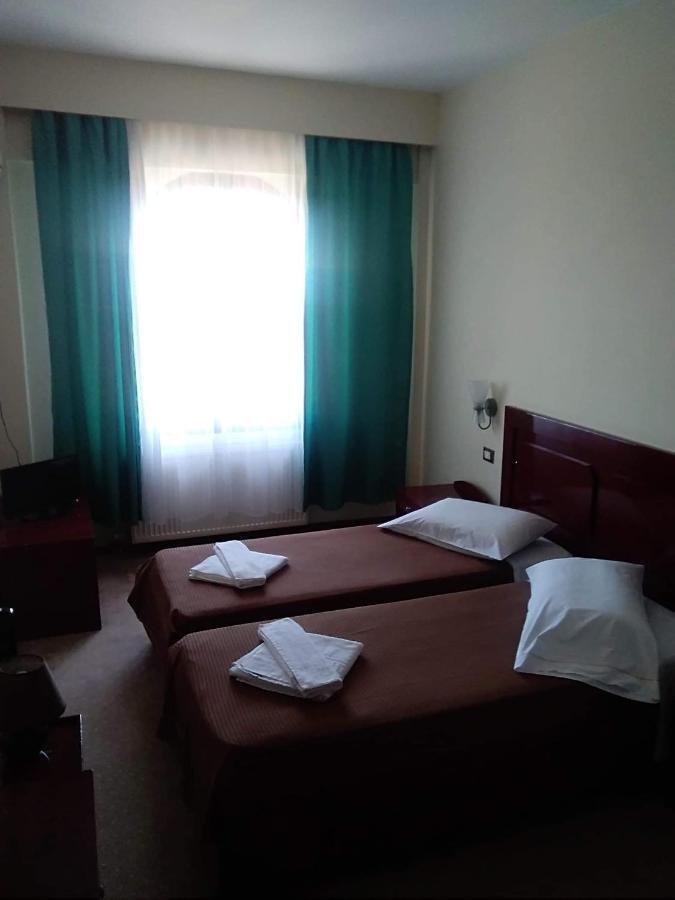 Isaris Hotel Isaraiko Spiti Agia Theodora מראה חיצוני תמונה